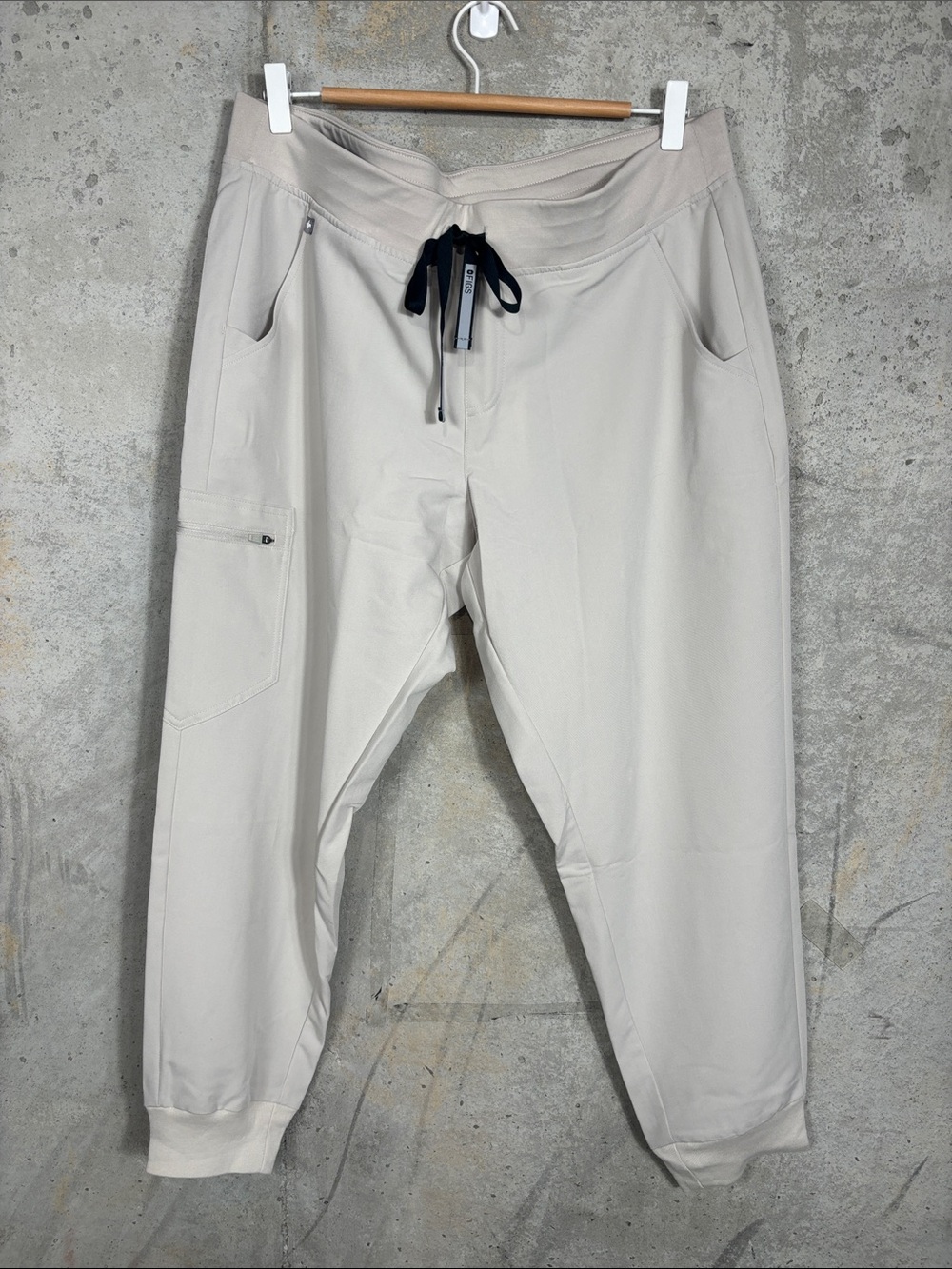 FIGS Scrub Pants Ivory ZAMORA High Waist Six Pocket Classic Fit Medical
